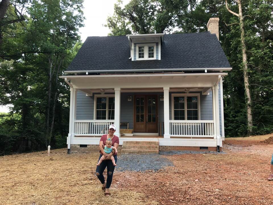 Miranda In Charlotte reveals the master bedroom and bath design for their new house! Click the link to peek inside the walls of Casa Miller!